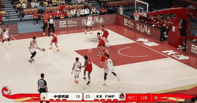 BOB半岛体育-焦泊乔接球三分投进连拿7分，中国男篮追至19-23仅落后4分